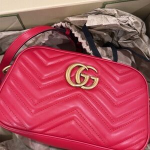 GG Marmont Small Camera Bag Red